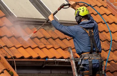 Démoussage et hydrofuge de toiture à Burlats
